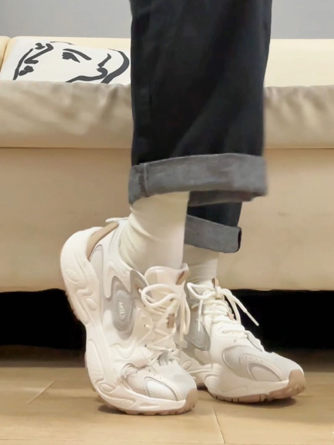  - VALI鞋履AI设计主图