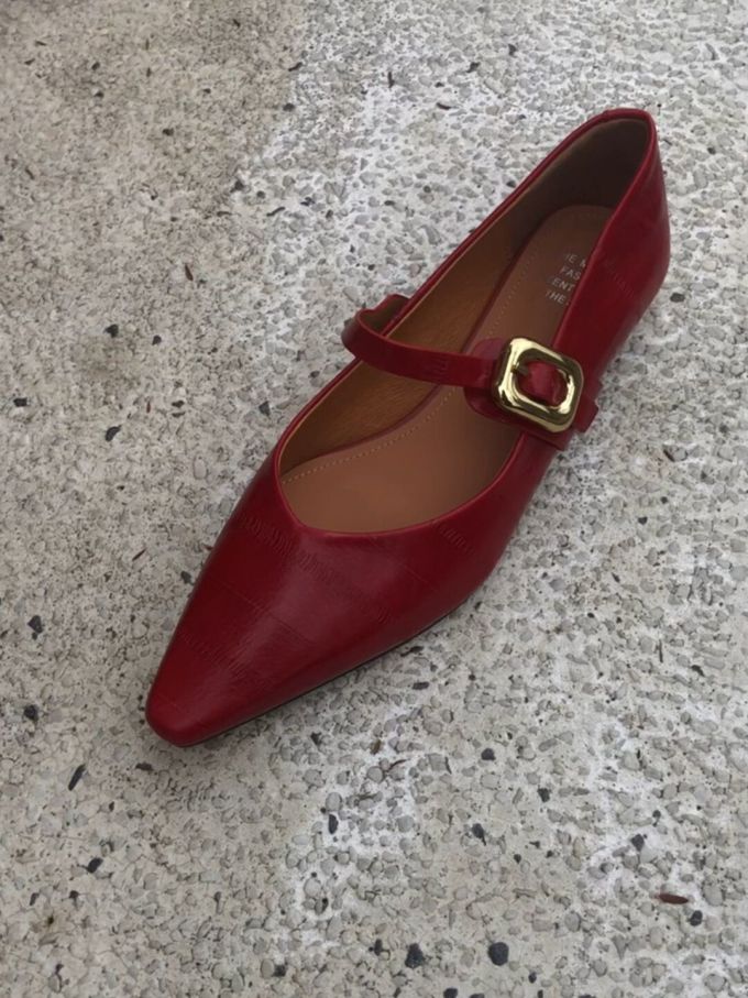 尖头 袢扣 浅口鞋 皮革 