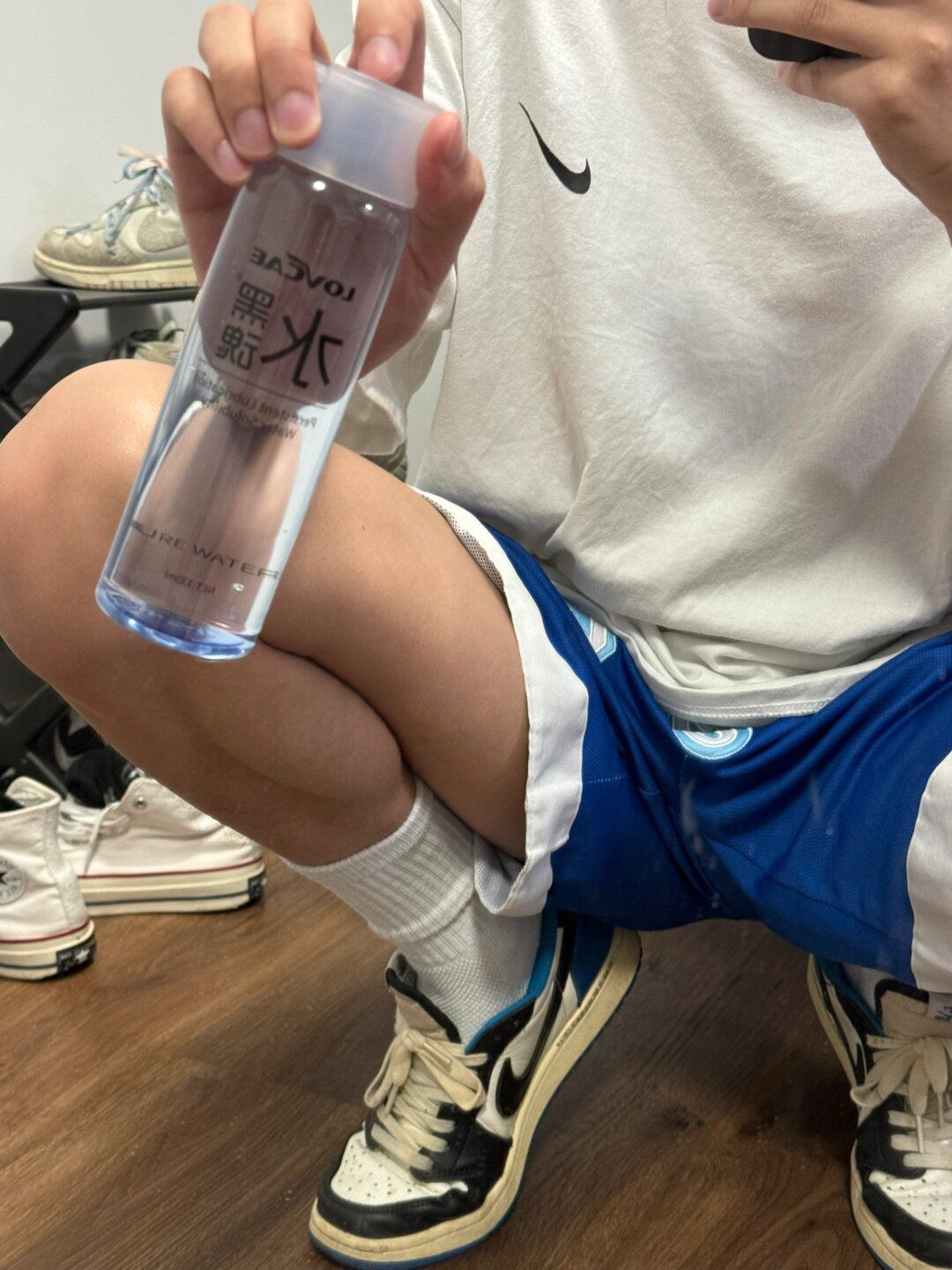 针织面料 撞色/渐变 拼接 潜水蓝 蓝图色 基础绳带  - VALI鞋履AI设计主图