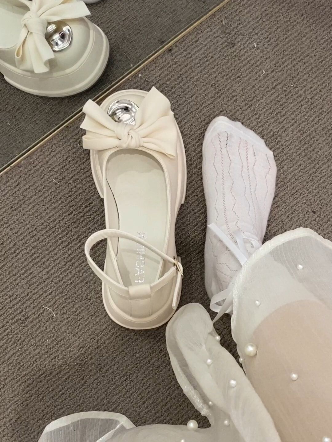 圆头 袢扣 浅口鞋 塑料  - VALI鞋履AI设计主图