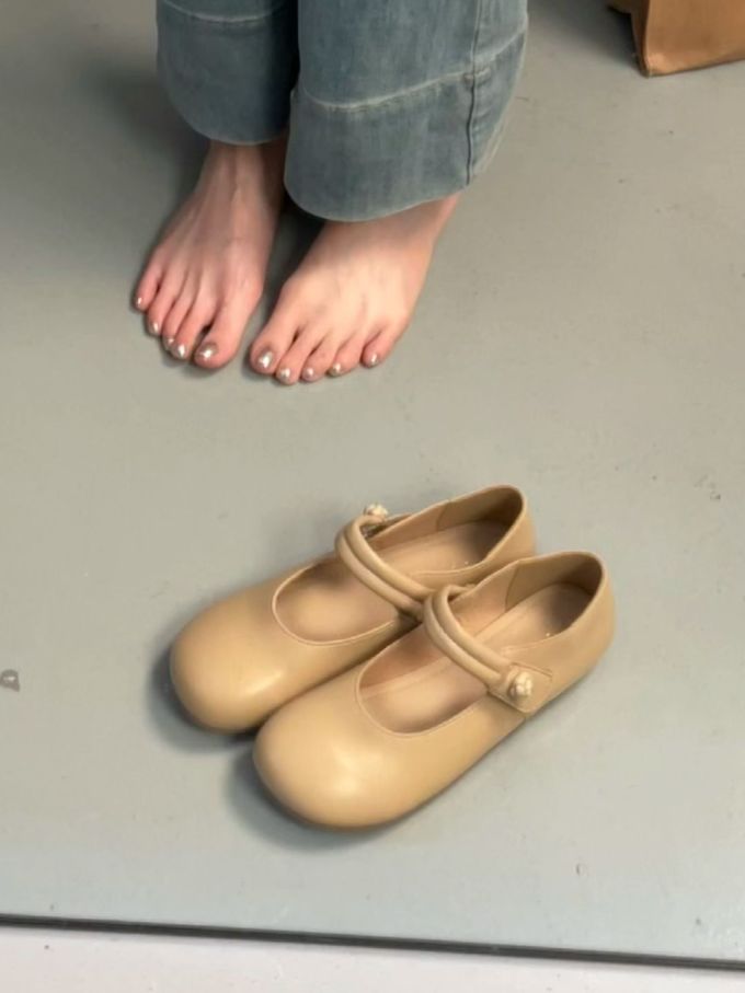 圆头 中口鞋 皮革