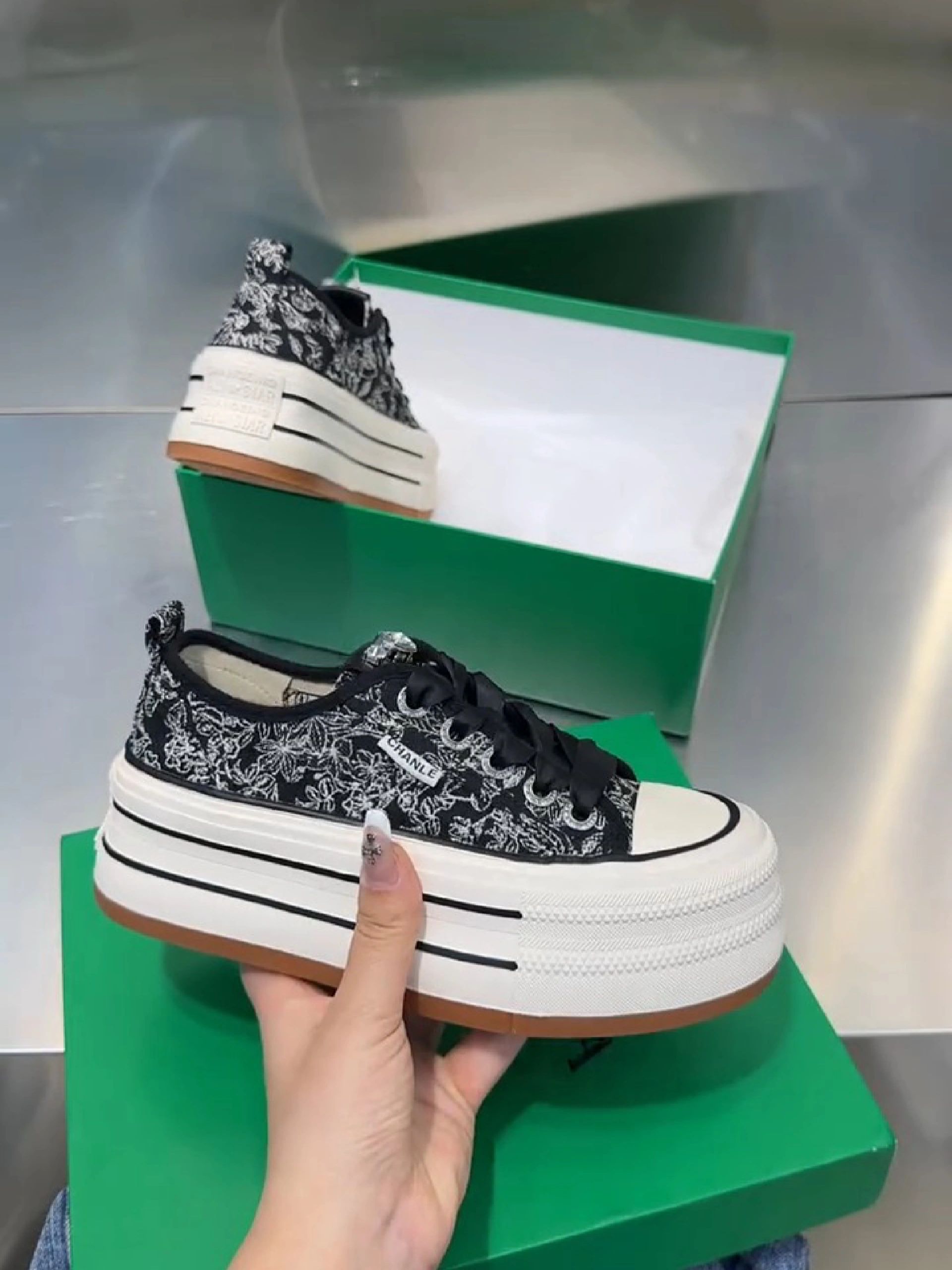 低帮 系带  - VALI鞋履AI设计主图