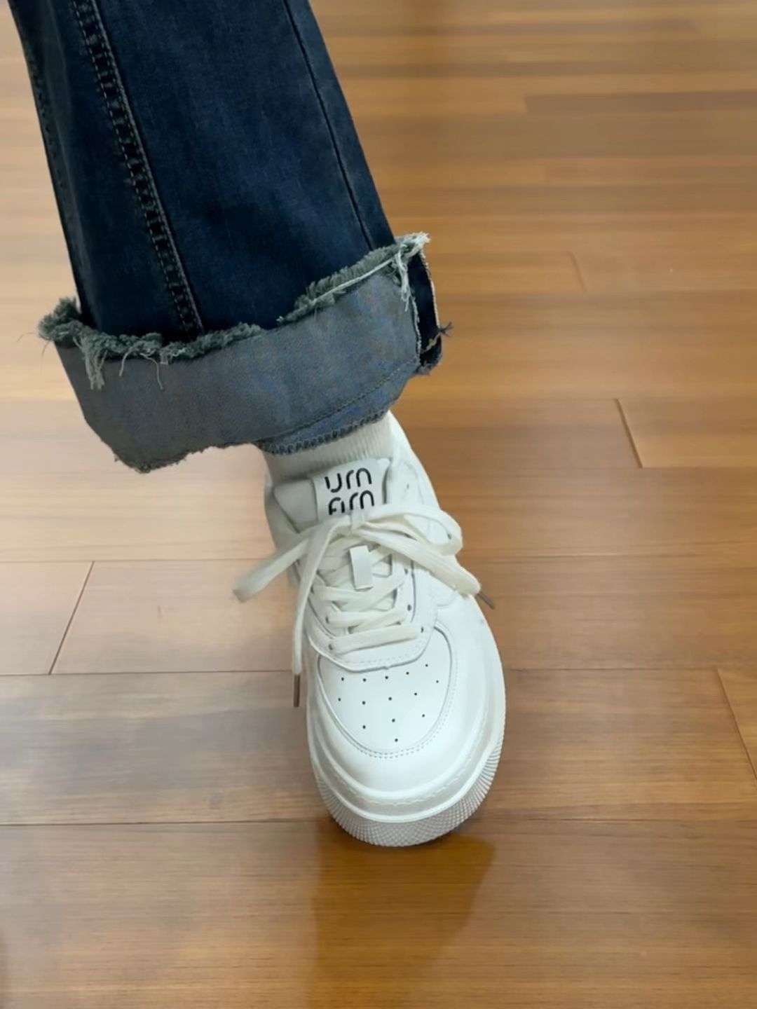 系带 皮革  - VALI鞋履AI设计主图