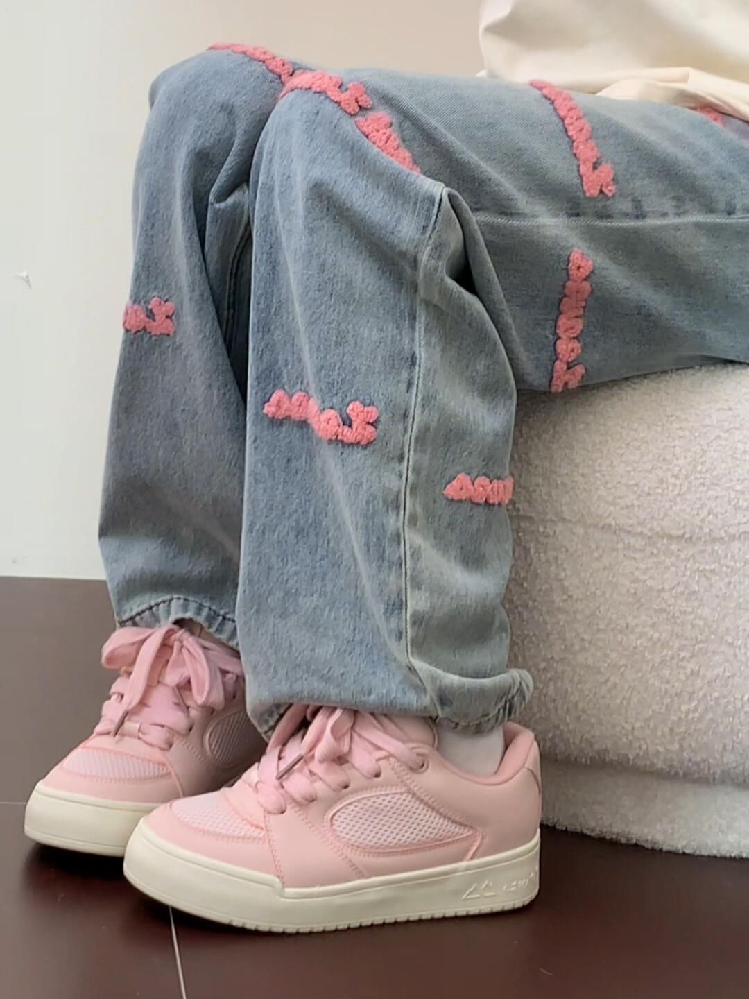 牛仔面料 卡通次元 洗水 绣花 纪念碑灰  - VALI鞋履AI设计主图