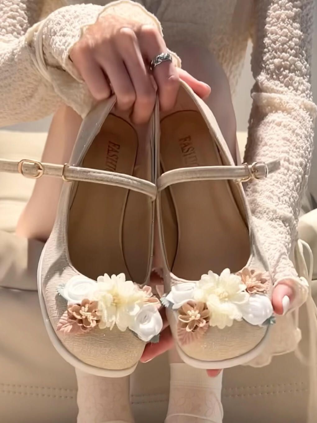 圆头 袢扣 中口鞋  - VALI鞋履AI设计主图