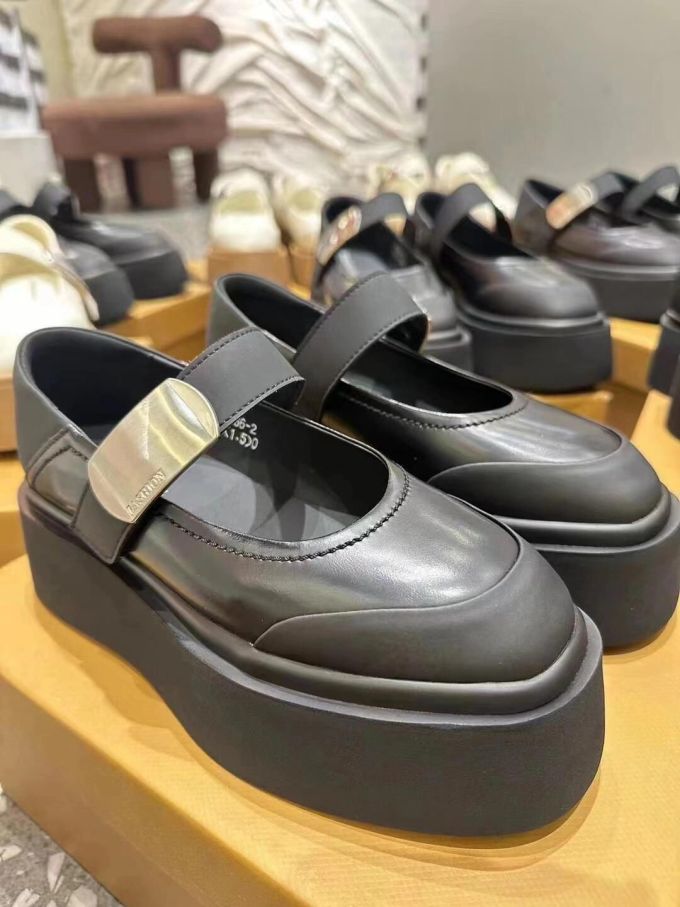 中口鞋 皮革 