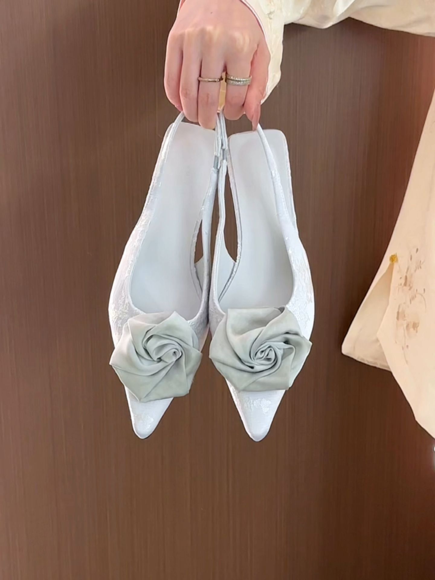  - VALI鞋履AI设计主图