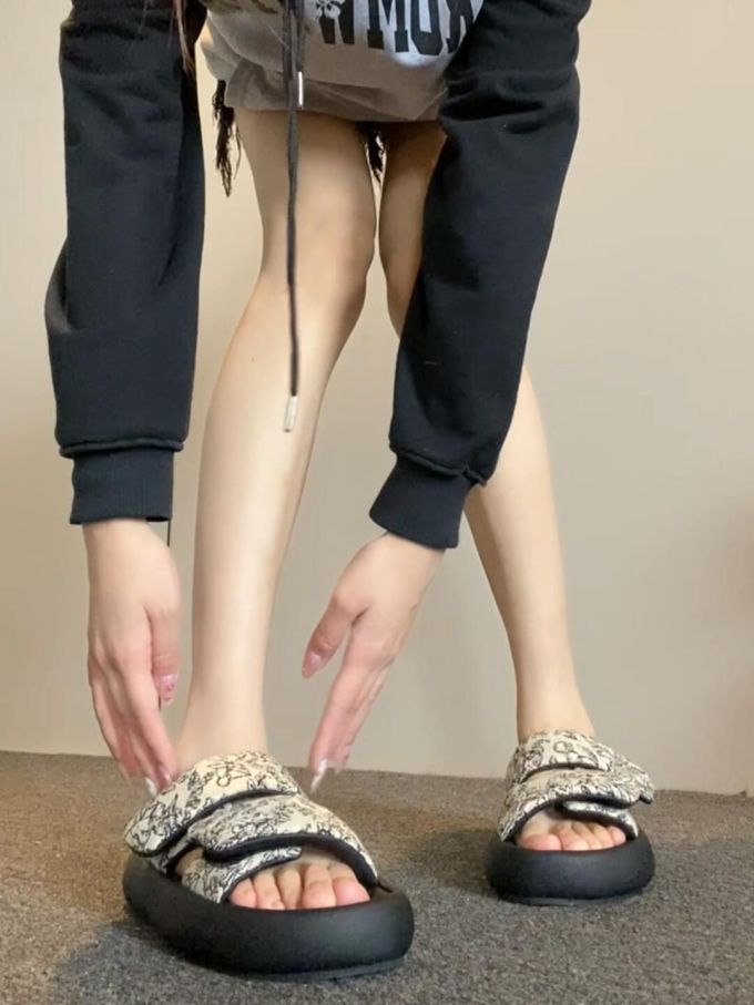 无帮 