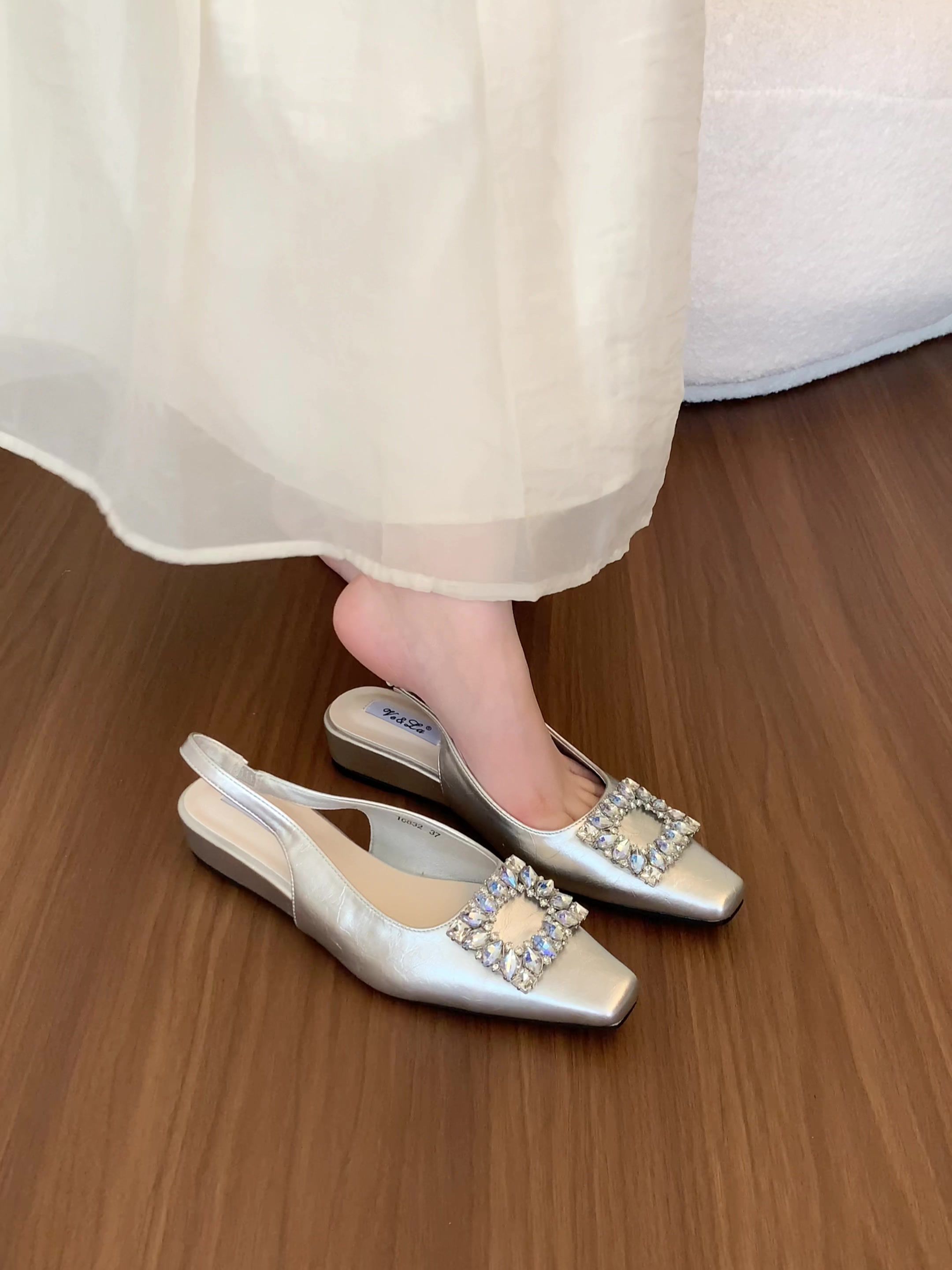 低跟 粗跟 无帮 皮革  - VALI鞋履AI设计主图