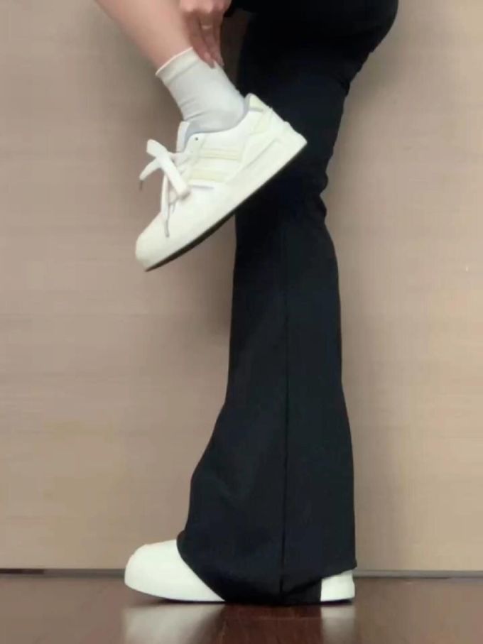 蓝黑色 