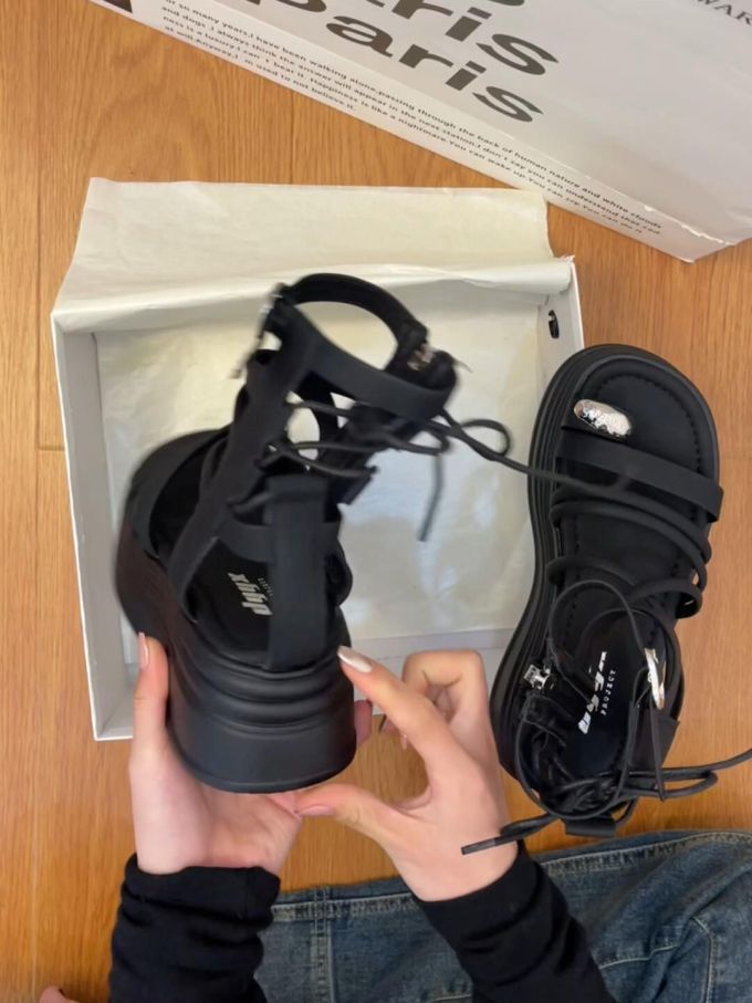 粗跟 无帮 皮革