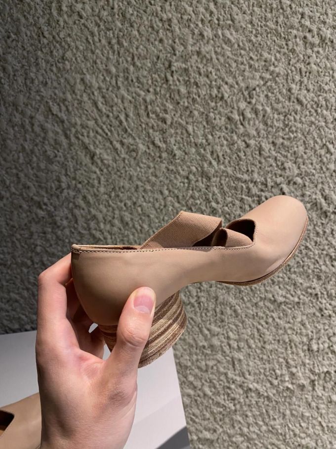 中口鞋 皮革