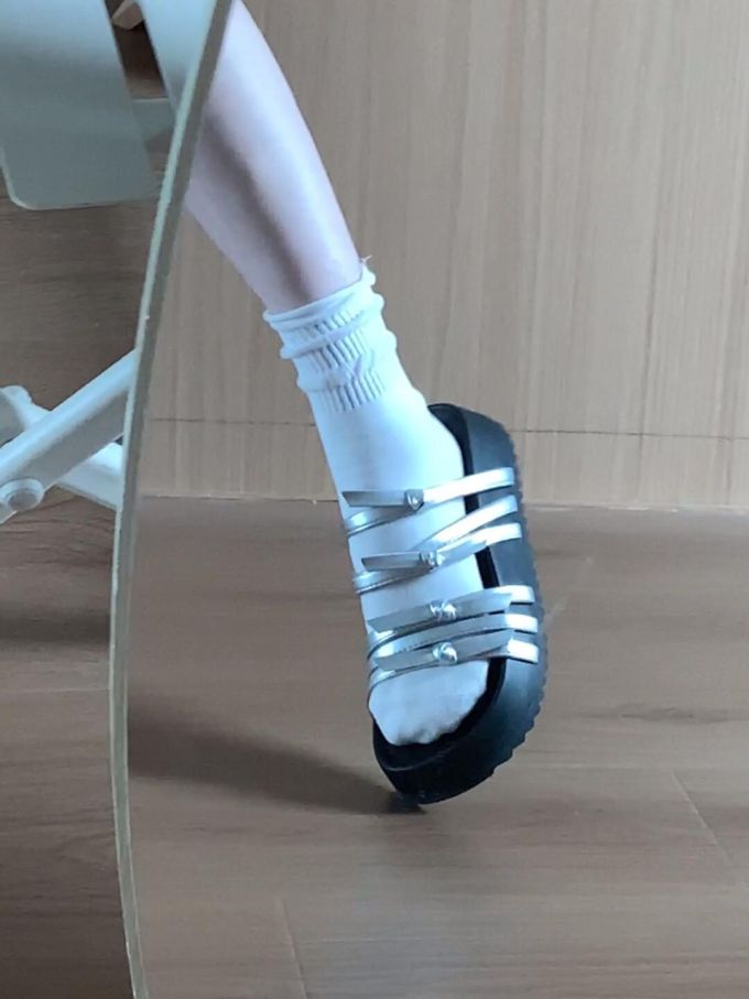 无帮 