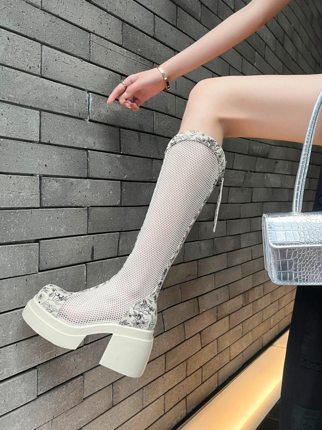  - VALI鞋履AI设计主图