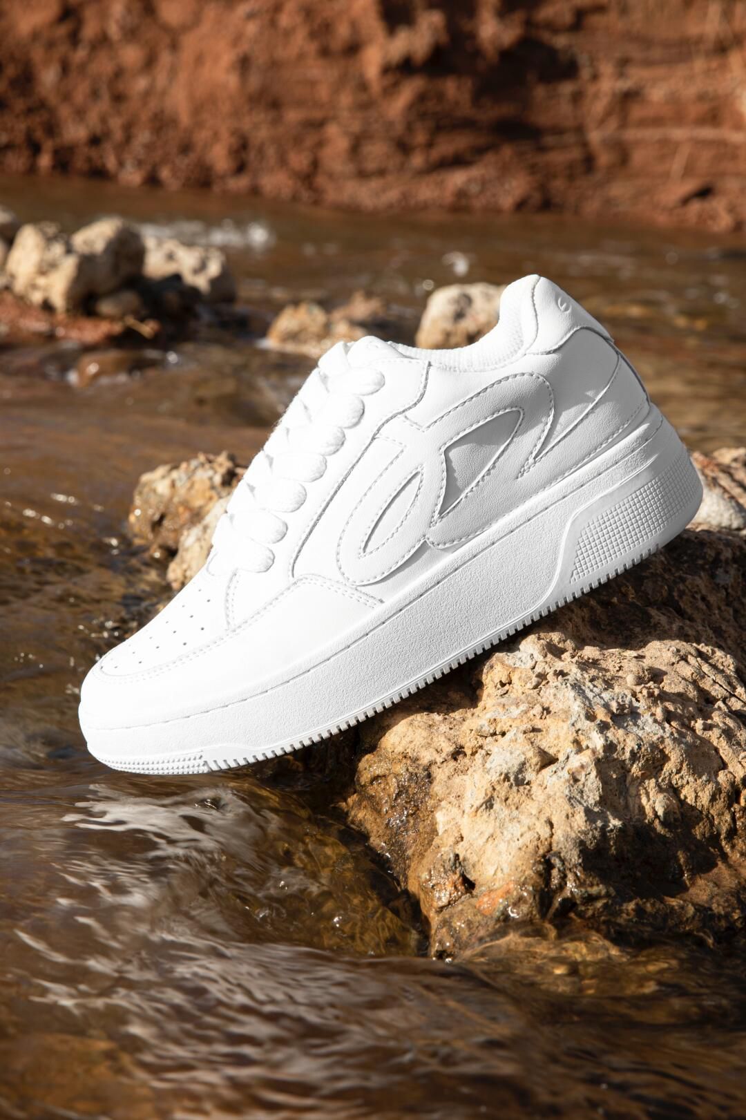 低帮 皮革  - VALI鞋履AI设计主图