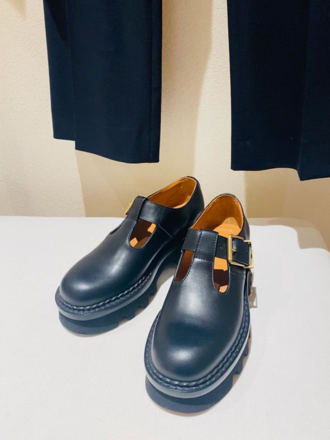 圆头 袢扣 中口鞋 皮革 