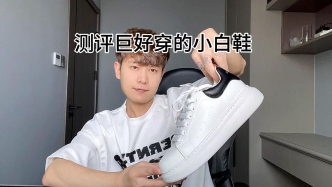 针织面料 圆形领 基础袖 文字图案 印花 灰丁香色 炽白 