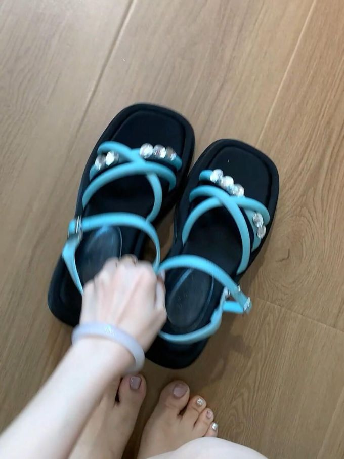 圆头 袢扣 浅口鞋 