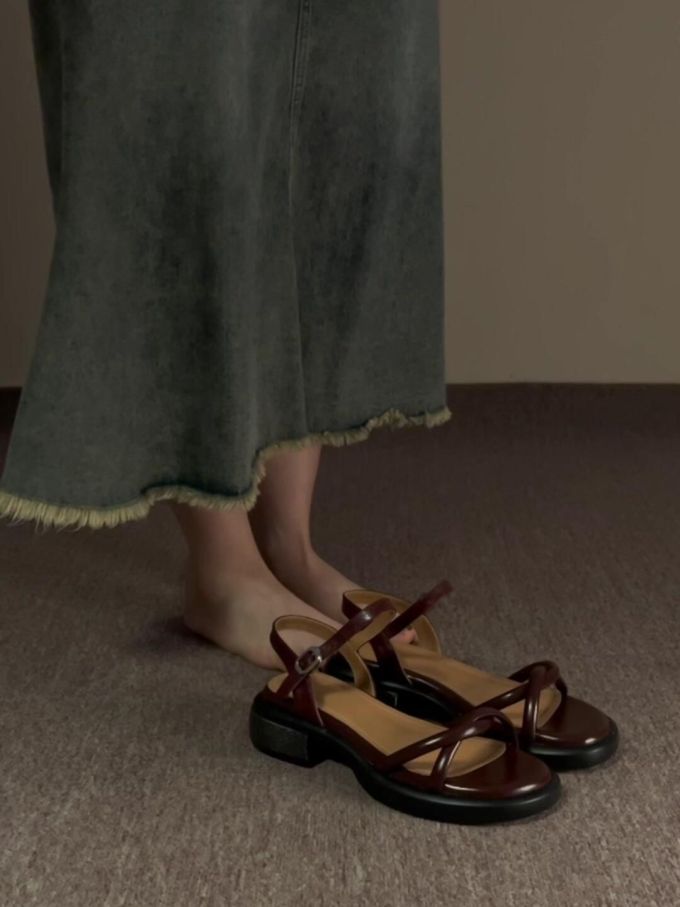 低跟 粗跟 无帮 袢扣 皮革 