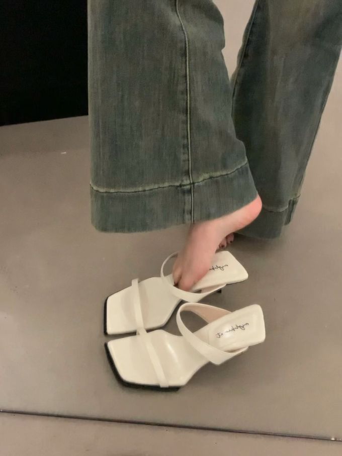 粗跟 无帮 皮革