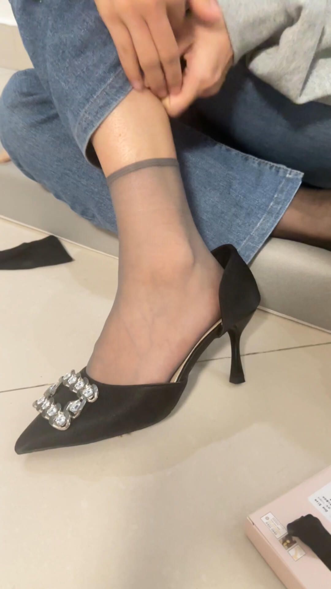 高跟 细跟 尖头 低帮 一脚蹬 中口鞋 皮革  - VALI鞋履AI设计主图