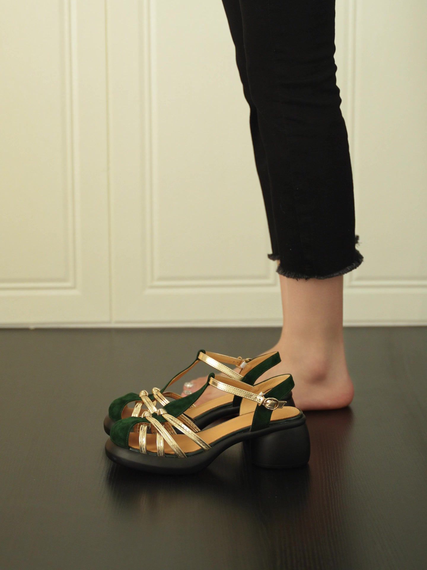 袢扣 中口鞋 皮革  - VALI鞋履AI设计主图