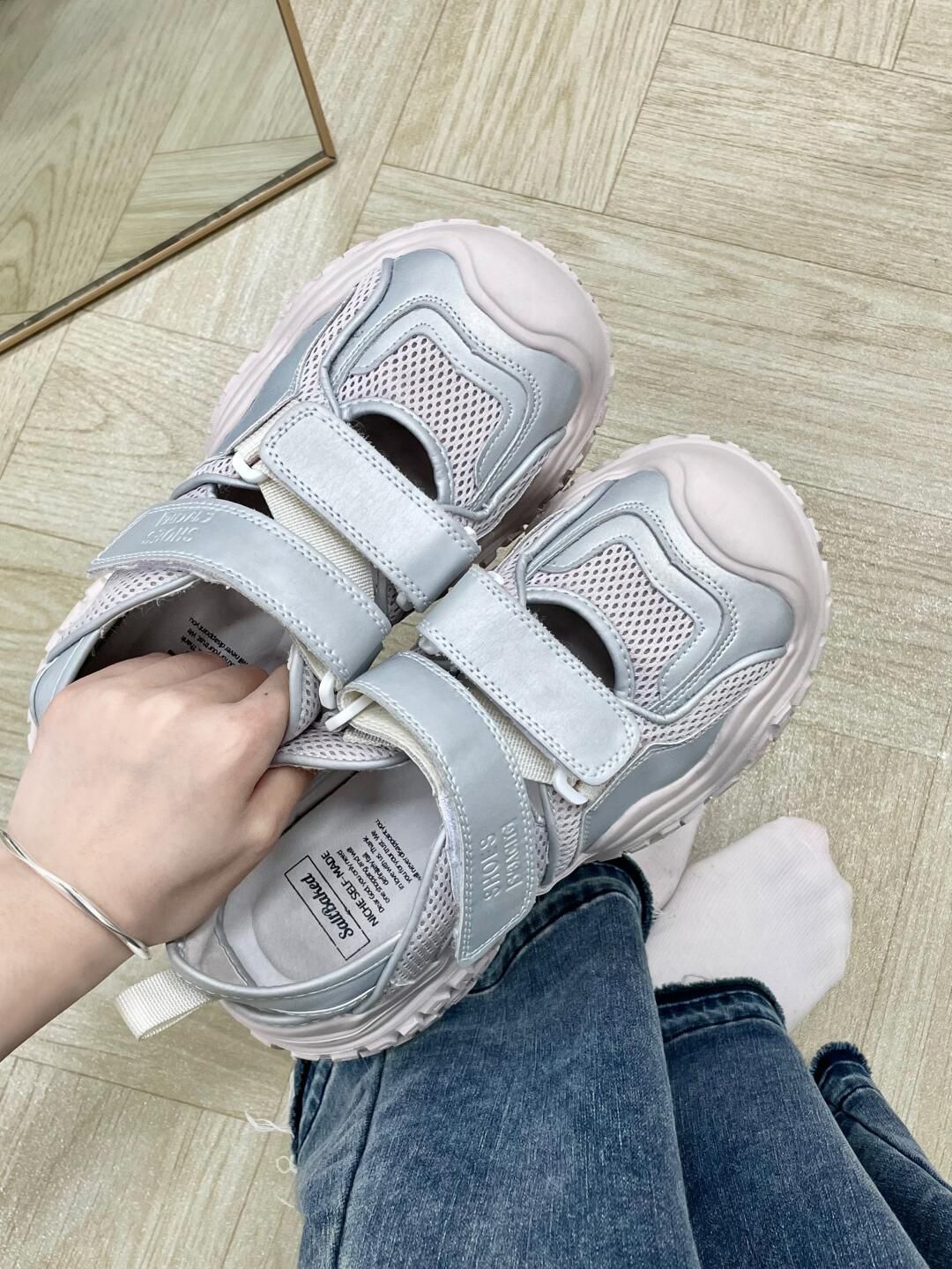 低帮 魔术贴  - VALI鞋履AI设计主图