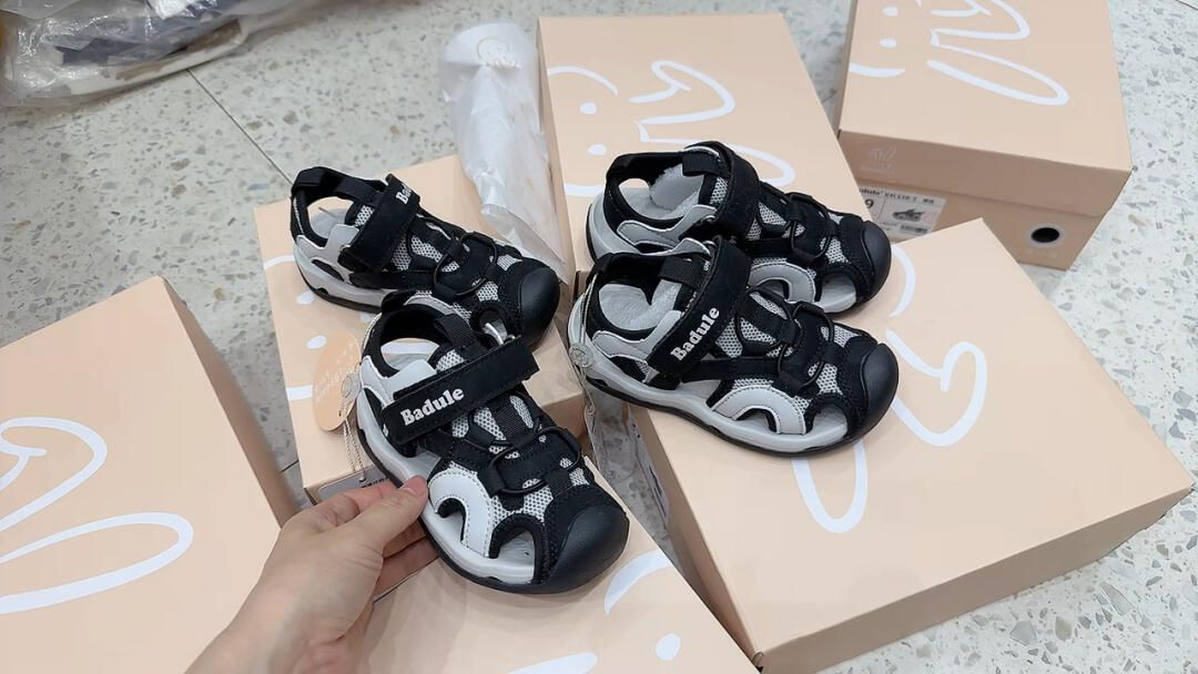 无帮 魔术贴 皮革  - VALI鞋履AI设计主图