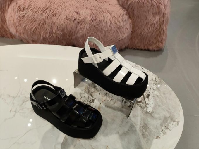无帮 袢扣 皮革 