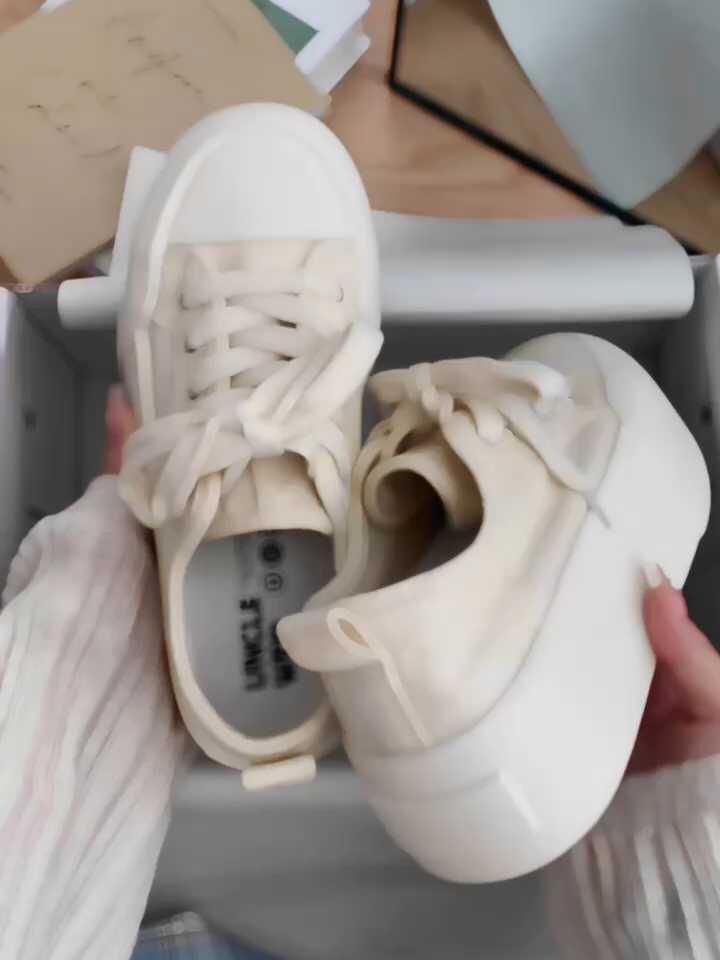  - VALI鞋履AI设计主图