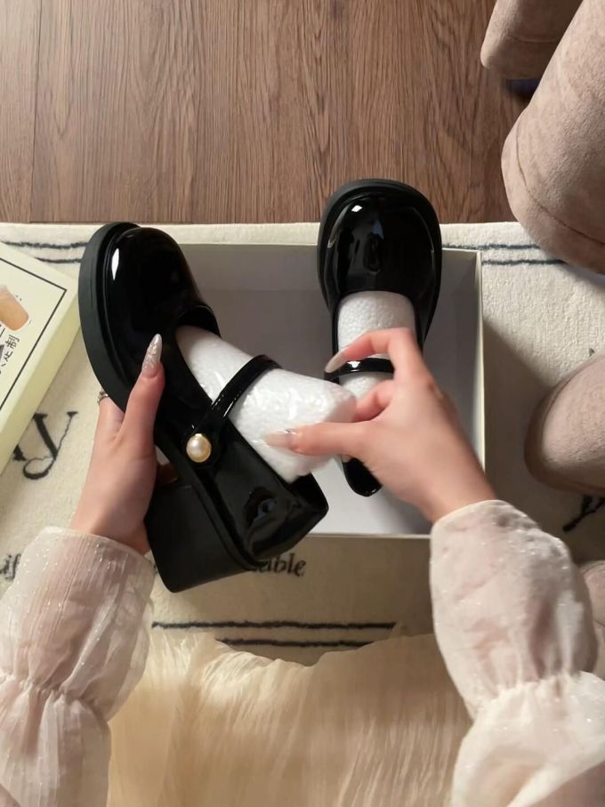 圆头 中口鞋 皮革 