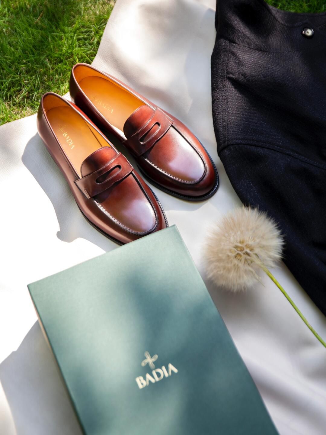 圆头 低帮 一脚蹬 深口鞋 皮革  - VALI鞋履AI设计主图