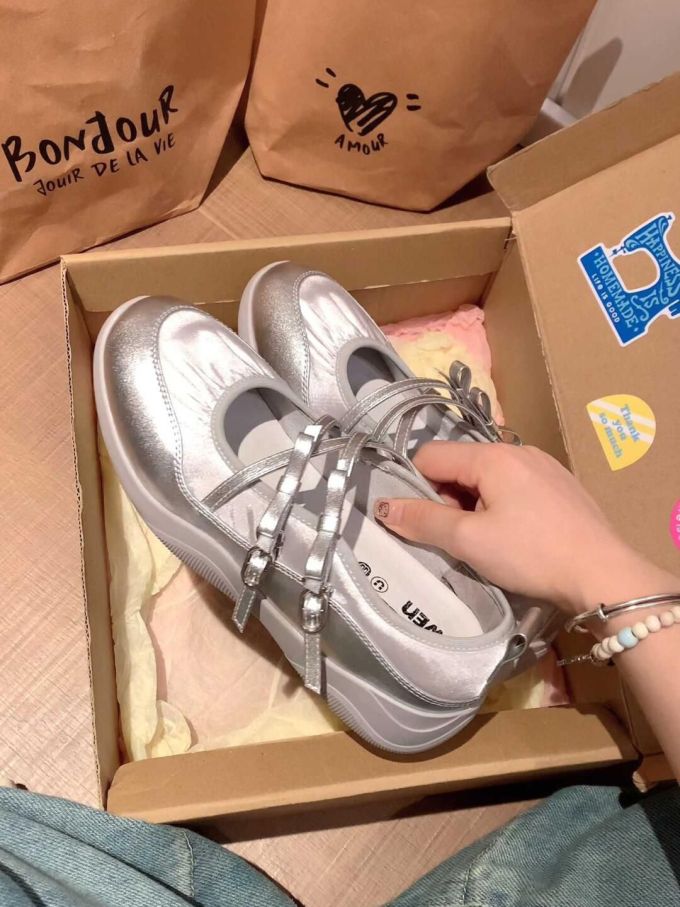 圆头 袢扣 中口鞋 皮革 