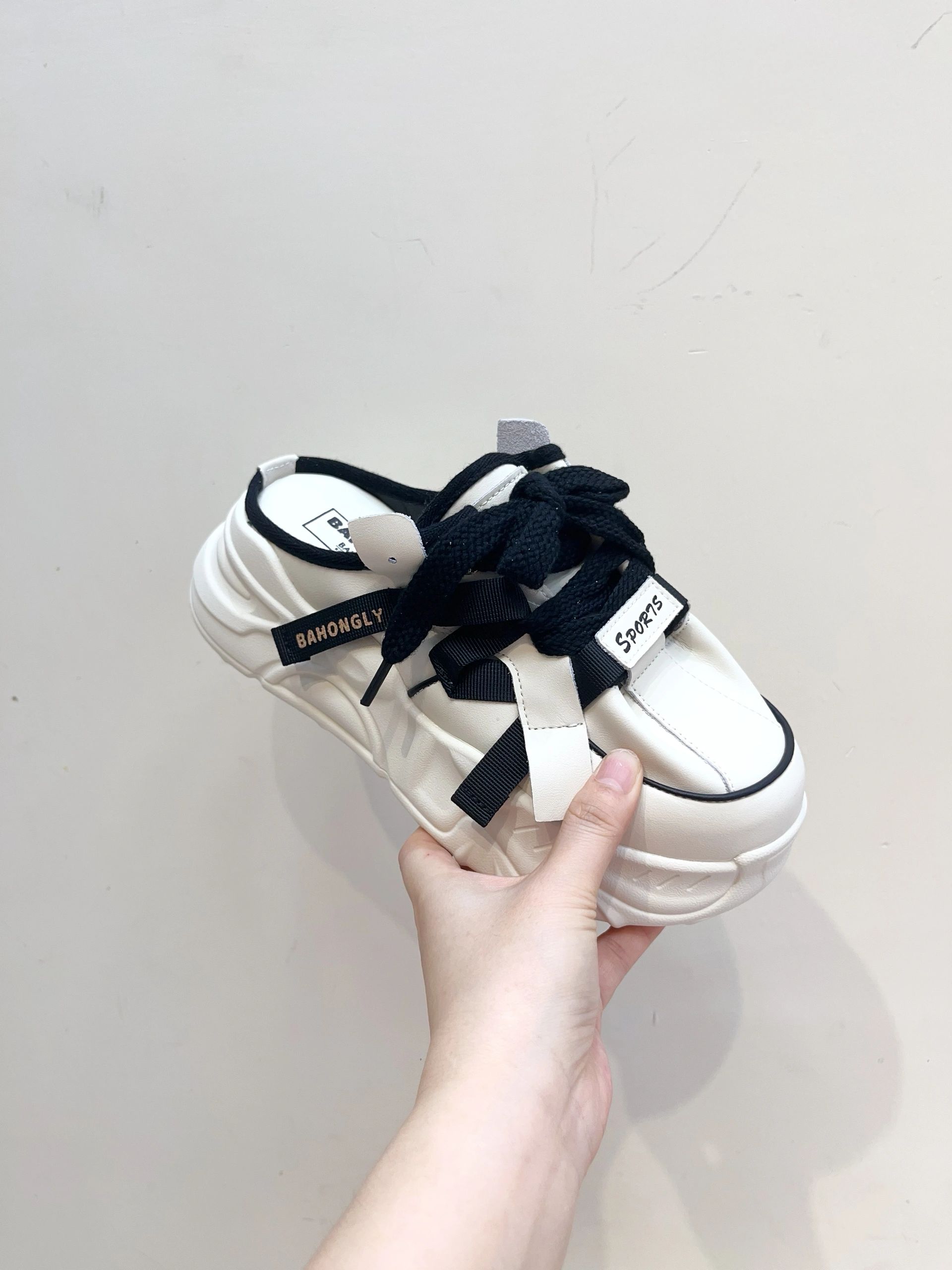 低帮  - VALI鞋履AI设计主图