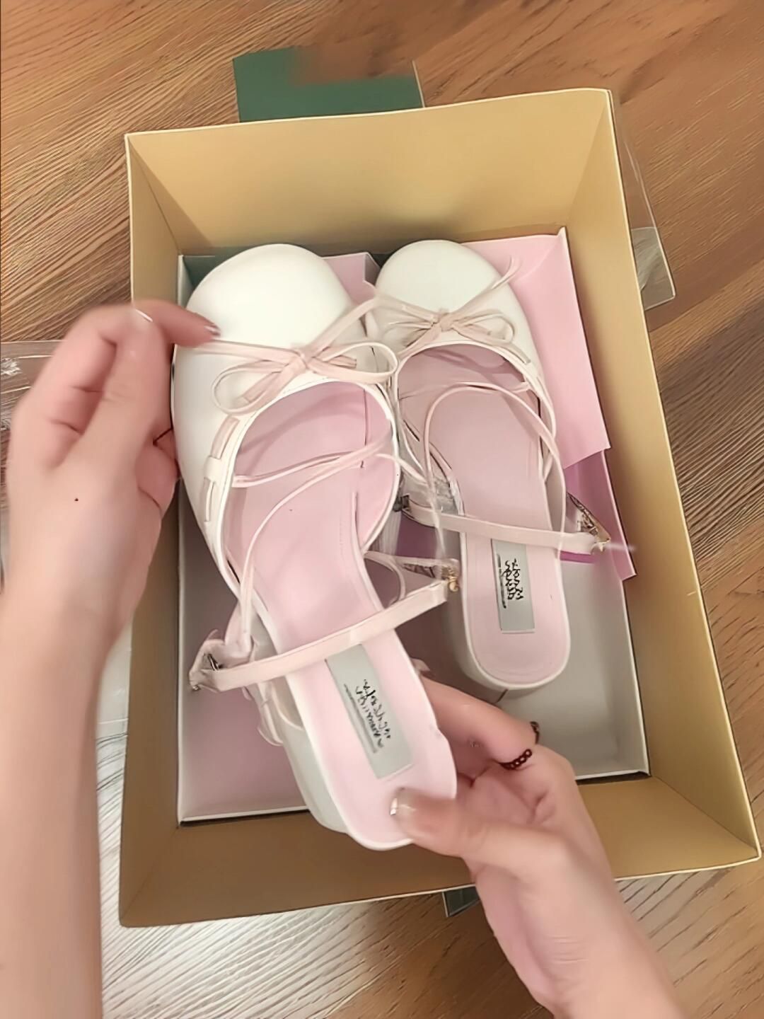 圆头 袢扣 浅口鞋 塑料  - VALI鞋履AI设计主图