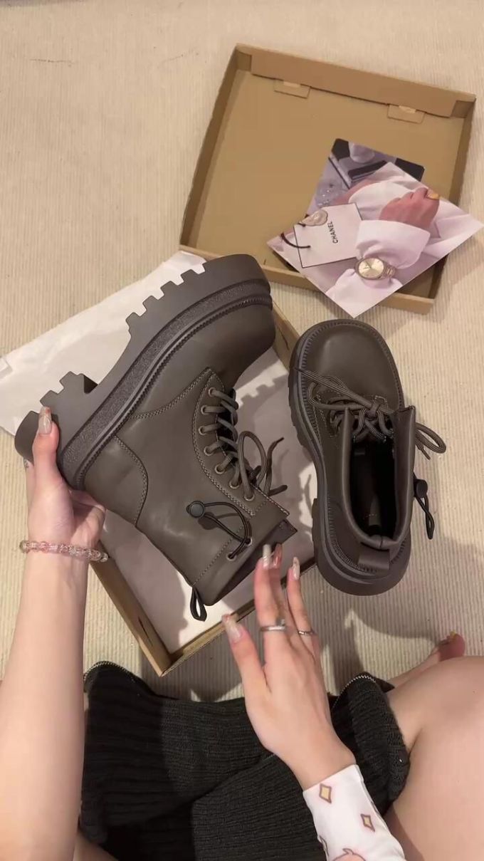 圆头 系带 皮革
