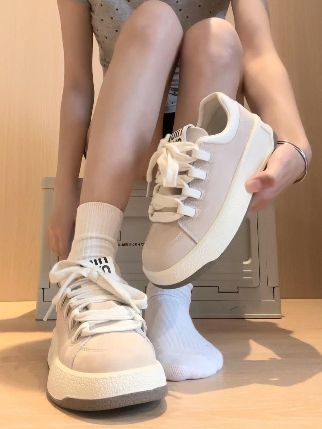 低帮 皮革 魔术贴  - VALI鞋履AI设计主图