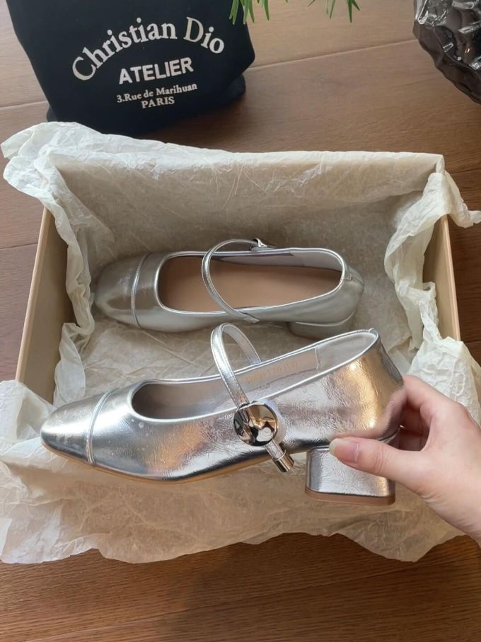 袢扣 浅口鞋 皮革 