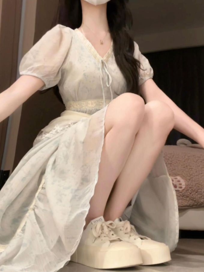 X型 V领 中袖 基础袖 打结-扭结 抽褶 纯粹的幸福 天鹅白 淑女 