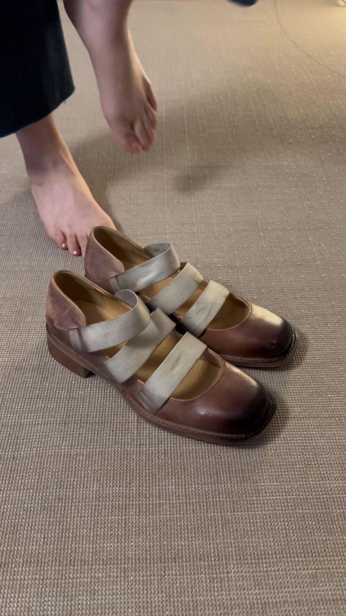 圆头 低帮 中口鞋 皮革 