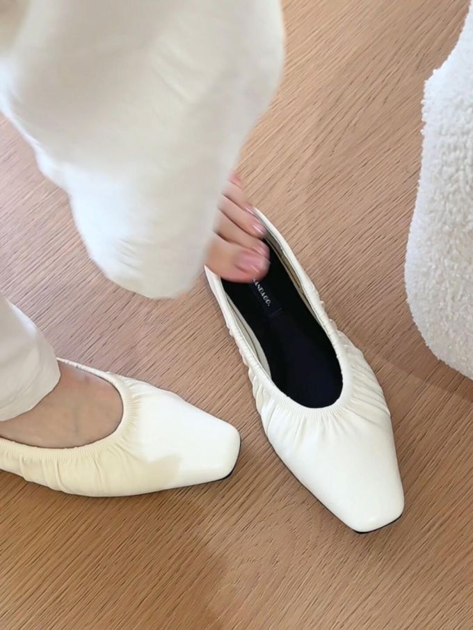 尖头 一脚蹬 中口鞋 皮革