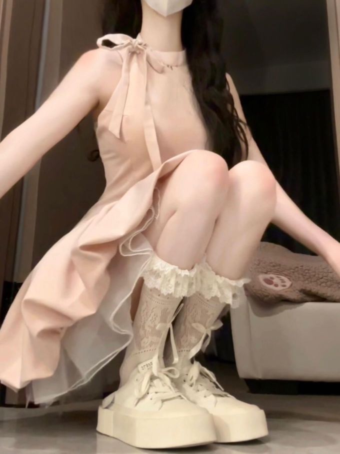A型 无袖 打结-扭结 荷叶边 桃白色 棕灰褐色 乳霜色 基础绳带 甜妹风 甜美 