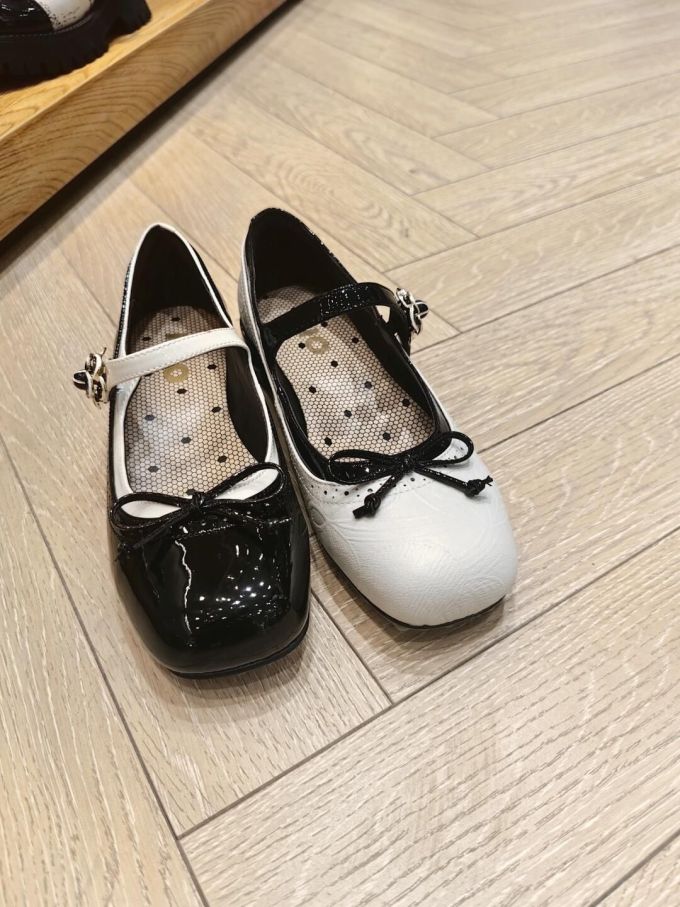 圆头 袢扣 中口鞋 皮革