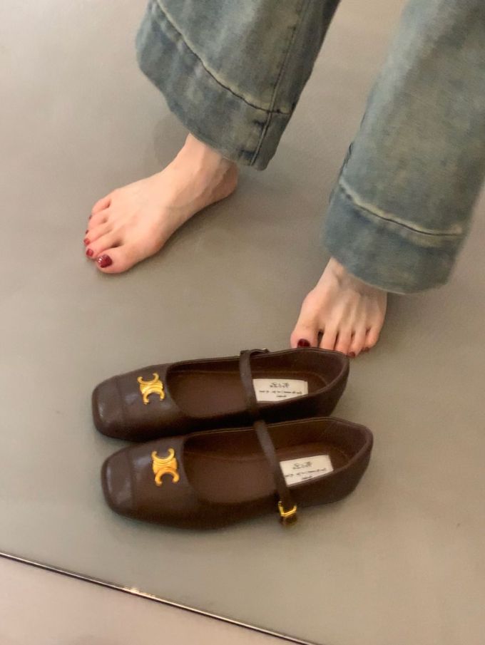 方头 袢扣 中口鞋 皮革
