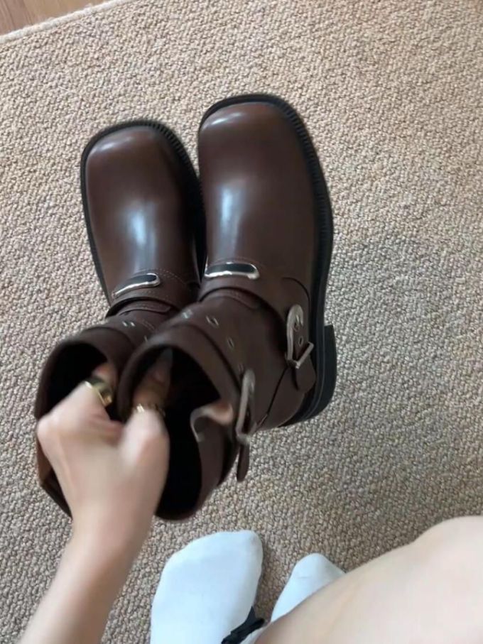 圆头 袢扣 皮革 