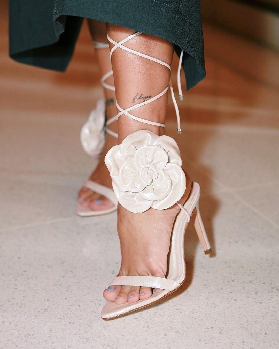 高跟 细跟 无帮 蕾丝  - VALI鞋履AI设计主图