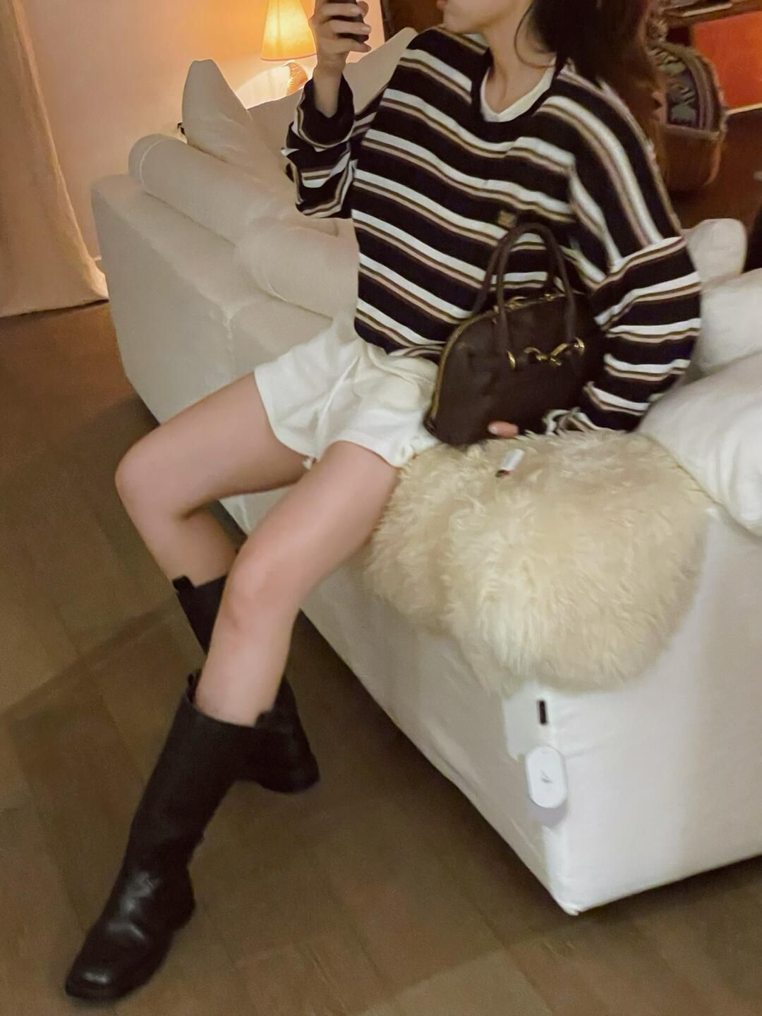 毛纺 H型 V领 中长袖 基础袖 条纹/波纹 细针 巧克力酱色 暗土褐色 韩系休闲 休闲 甜妹风 甜美  - VALI鞋履AI设计主图