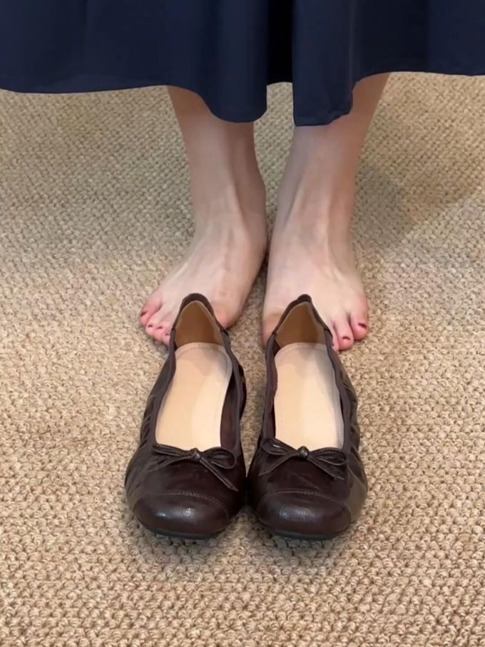 方头 低帮 中口鞋 皮革 