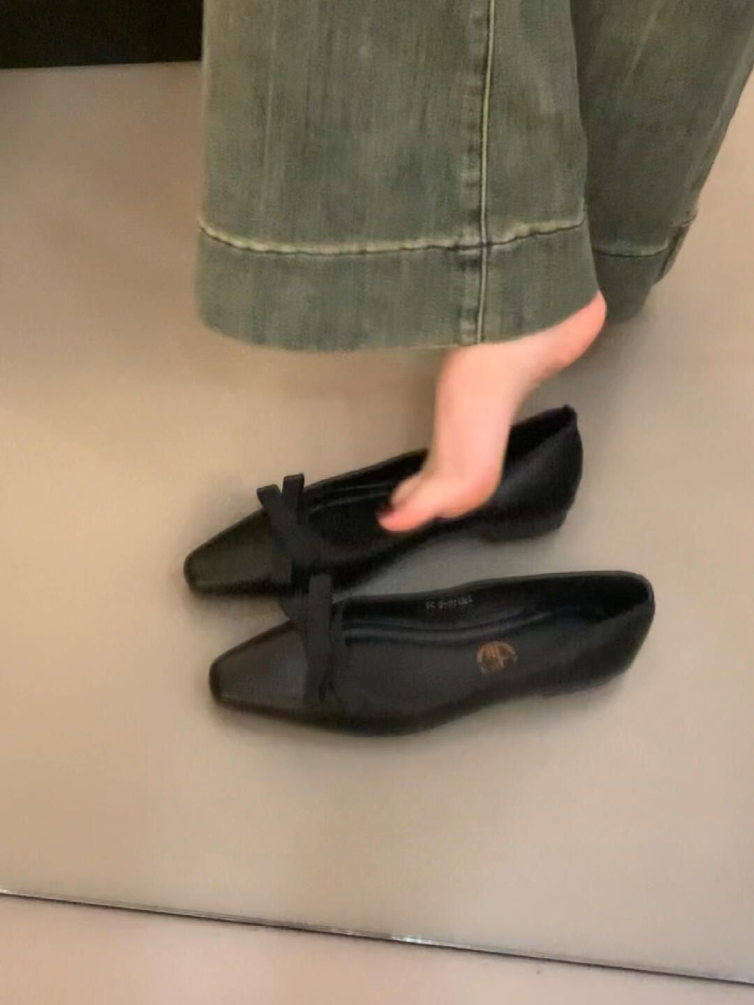  - VALI鞋履AI设计主图