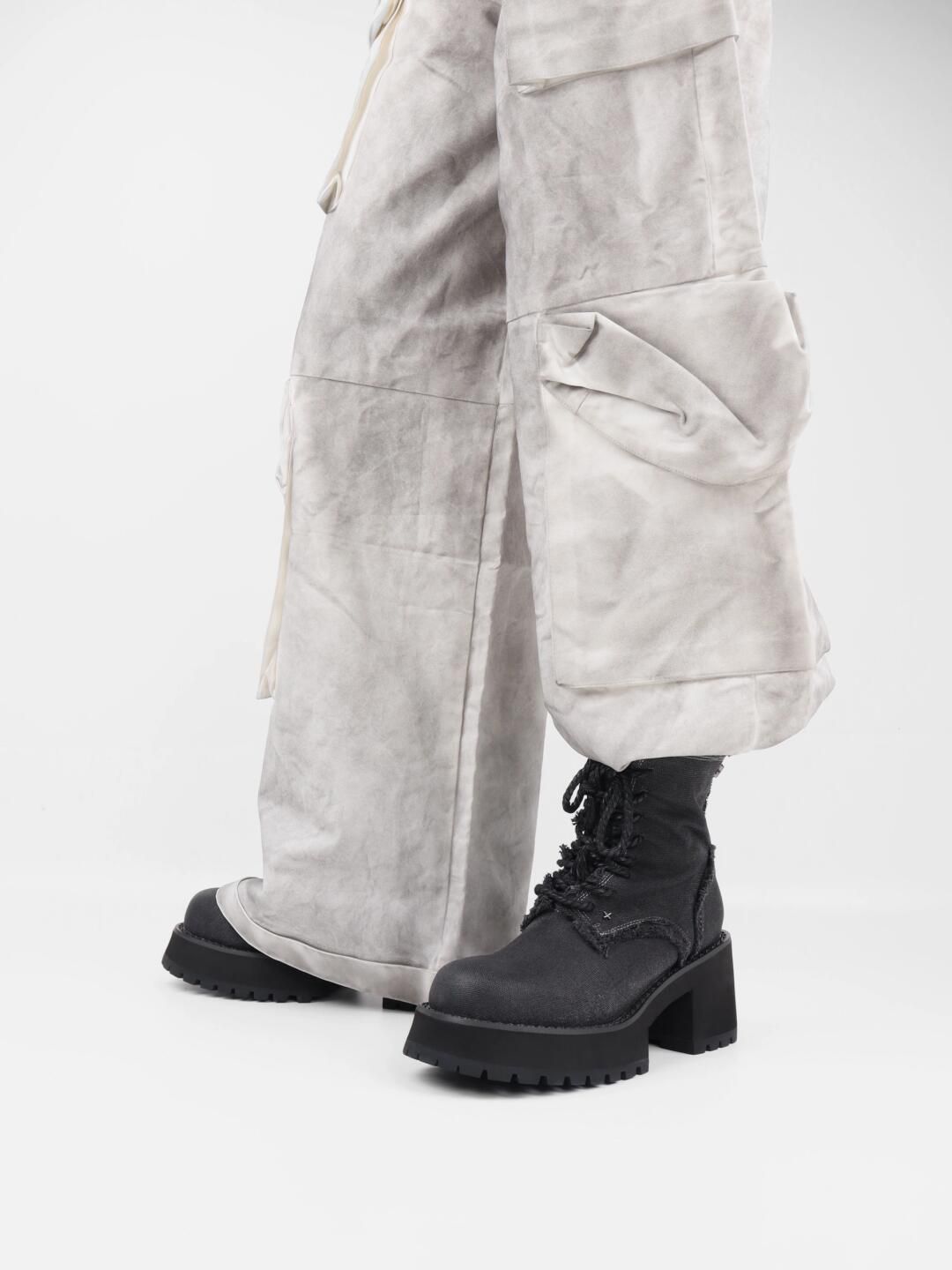 中跟 粗跟 圆头 系带 皮革  - VALI鞋履AI设计主图